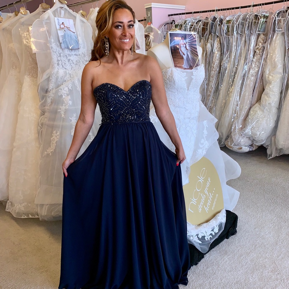 NEW WITH TAGS evening gown flowy full skirt